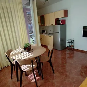 Lola Apartmán