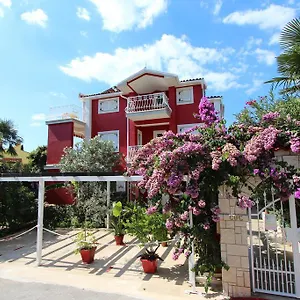 Ava Apartmán